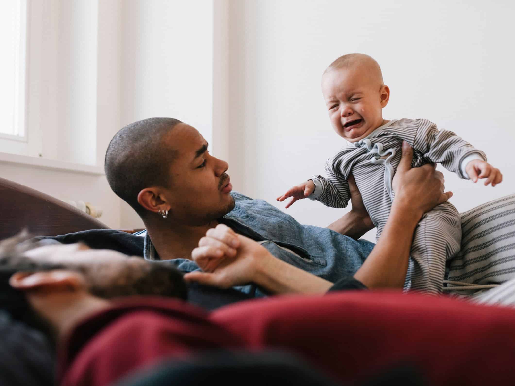 Des astuces pour calmer la toux de bébé durant la nuit Le webmagazine